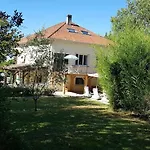 Superb Contemporary 3 Bed Villa *