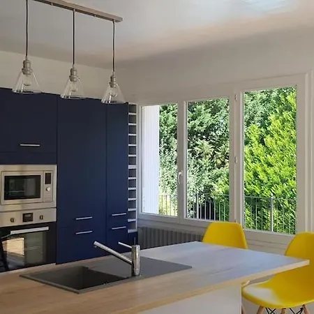Superb Contemporary 3 Bed * Cancon