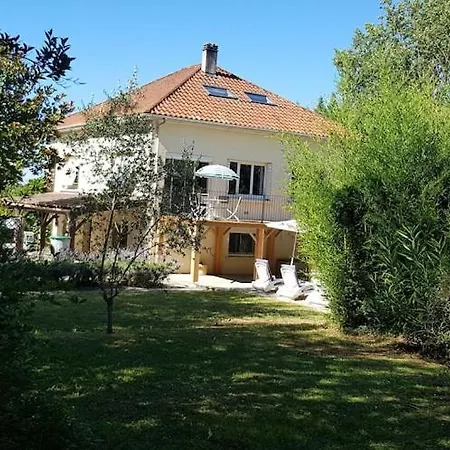 Superb Contemporary 3 Bed Villa *