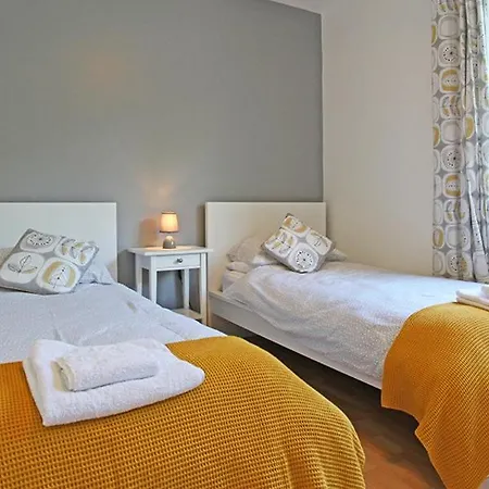 Superb Contemporary 3 Bed Cancon