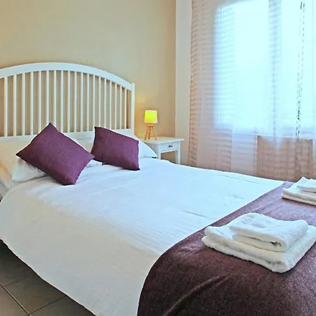 Superb Contemporary 3 Bed