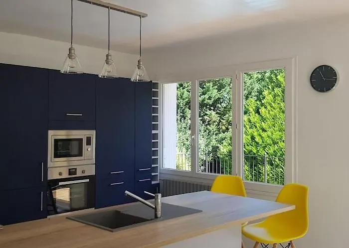 Superb Contemporary 3 Bed * Cancon