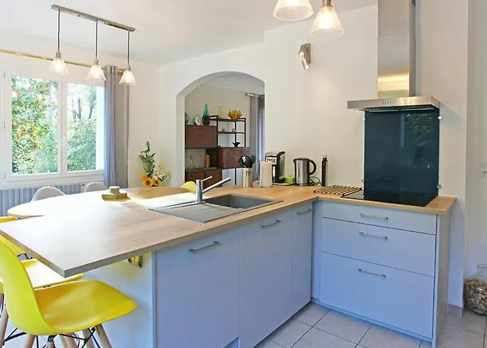 Superb Contemporary 3 Bed Cancon